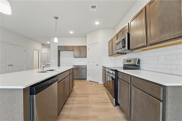 3028 NW 95th Terrace, Kansas City, MO 64154