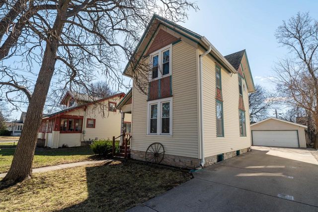 923 Beechwood AVENUE, Waukesha, WI 53186