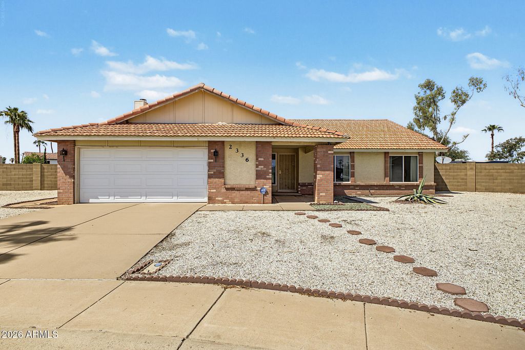 2336 W HIGHLAND Court, Chandler, AZ 85224 — photo 2