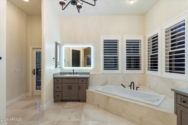 6123 W ALAMEDA Road, Glendale, AZ 85310