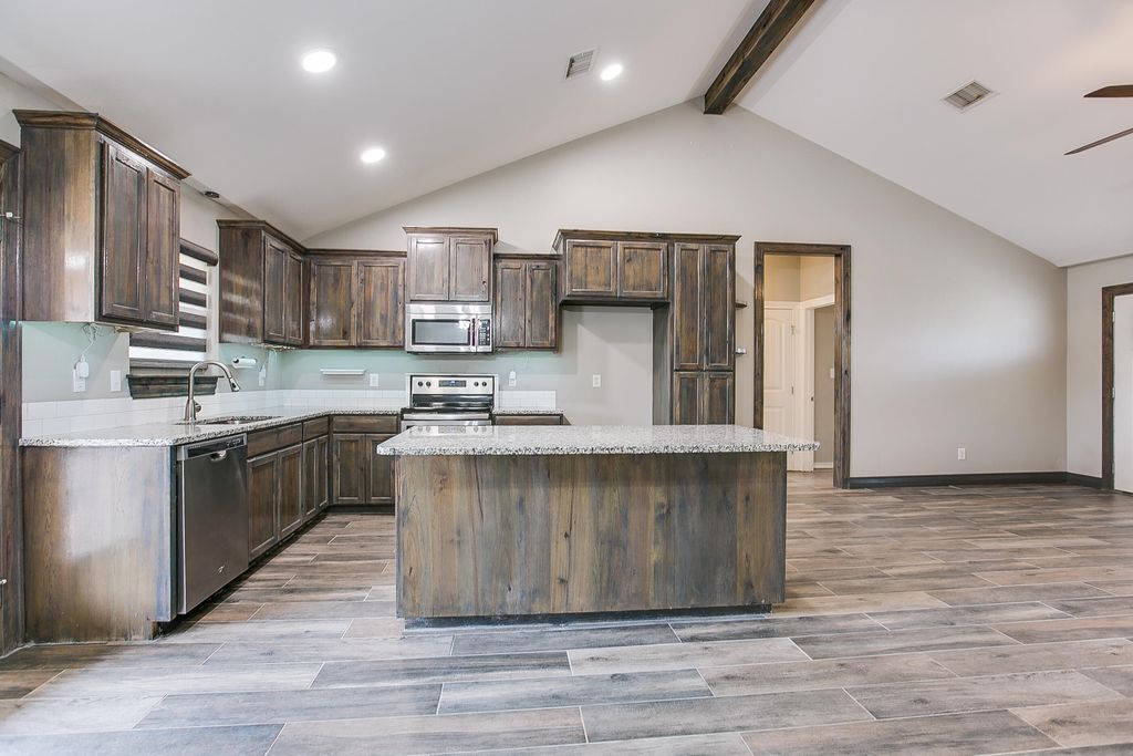 Image 12 of property listing at 8355 Panther Path, San Angelo, TX 76901