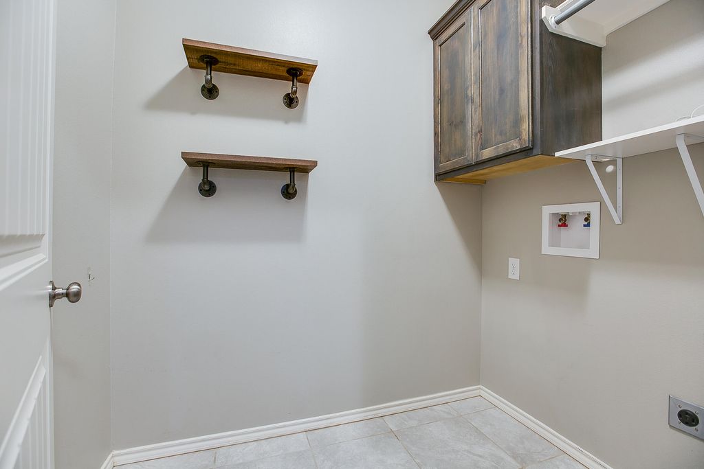 Image 17 of property listing at 8355 Panther Path, San Angelo, TX 76901