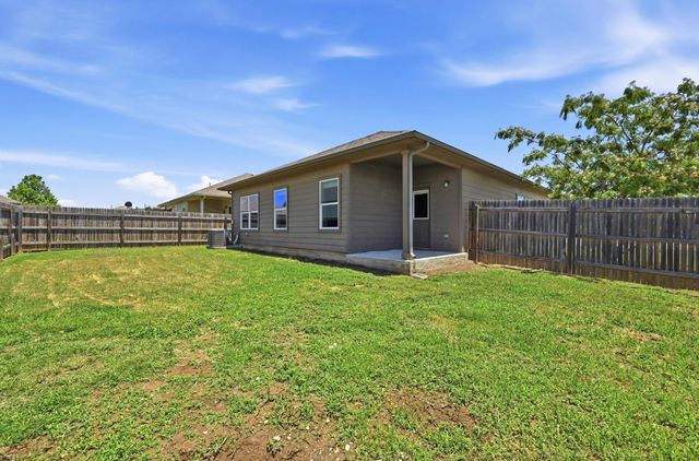 227 Hess DR, Kyle, TX 78640