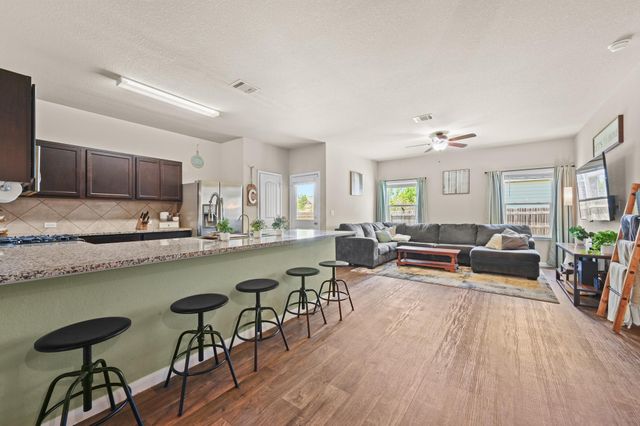 227 Hess DR, Kyle, TX 78640