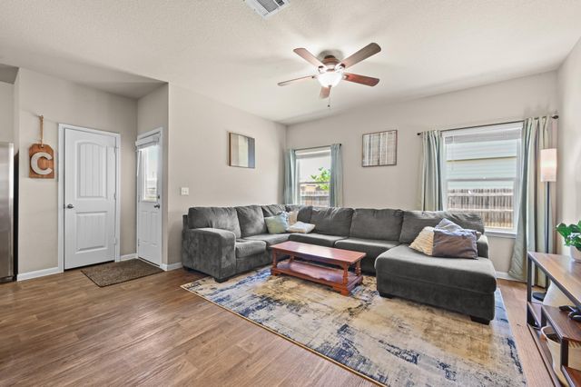 227 Hess DR, Kyle, TX 78640