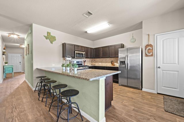 227 Hess DR, Kyle, TX 78640
