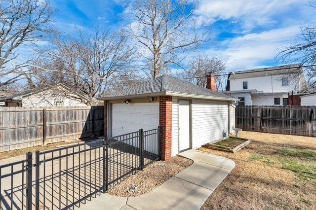140 N Pinecrest, Wichita, KS 67208