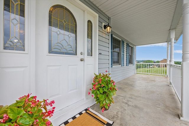 3251 Grandview Rd, Perry Twp, PA 16117