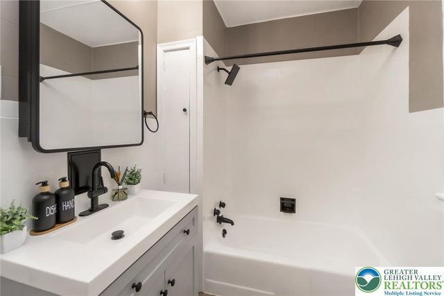 127 South 16th Street, Allentown City, PA 18102