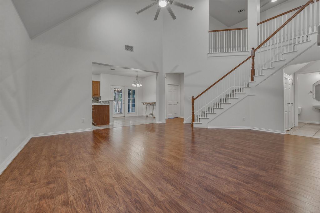 160 Greathouse Village, Decatur, TX 76234 — photo 3