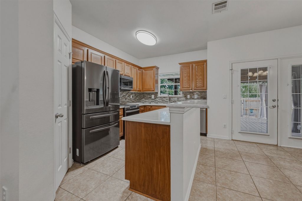 160 Greathouse Village, Decatur, TX 76234 — photo 5