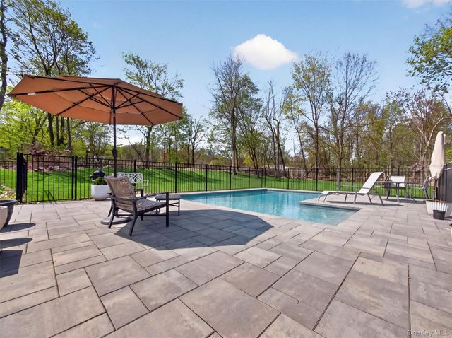 98 Greenbush Road, Tappan, NY 10983