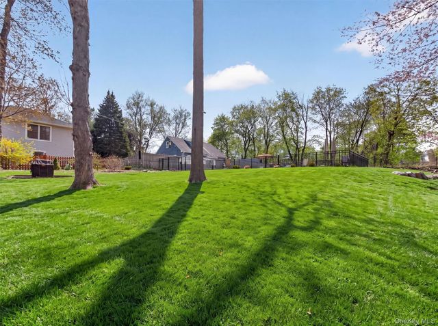 98 Greenbush Road, Tappan, NY 10983