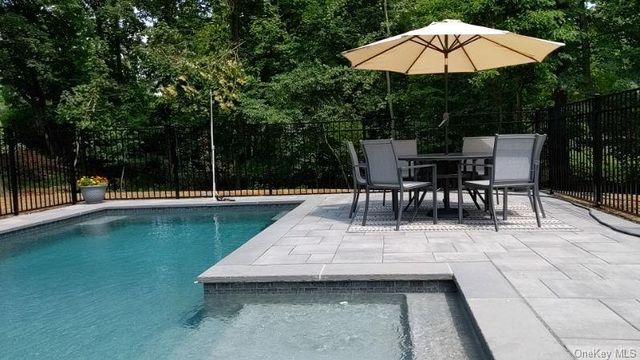 98 Greenbush Road, Tappan, NY 10983