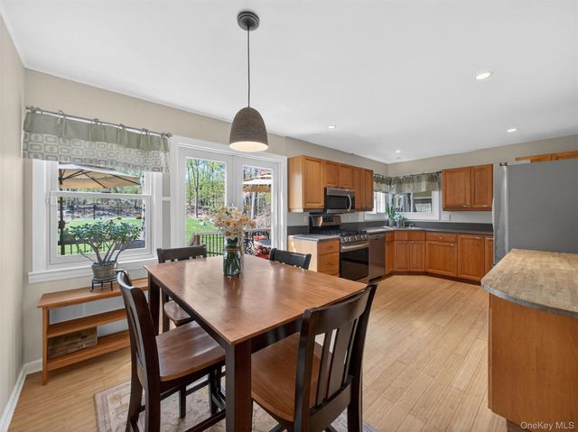 98 Greenbush Road, Tappan, NY 10983