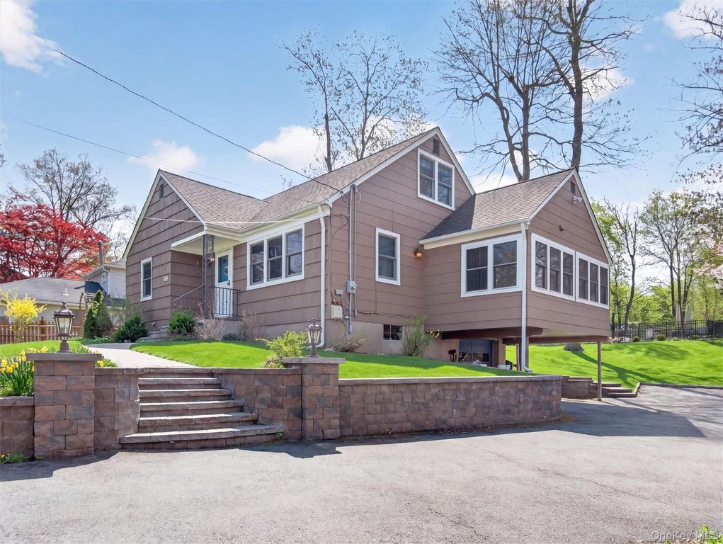 98 Greenbush Road, Tappan, NY 10983