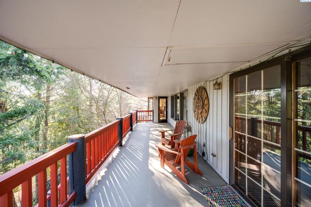 945 SW Alcora Dr, Pullman, WA 99163