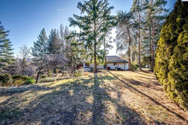 945 SW Alcora Dr, Pullman, WA 99163
