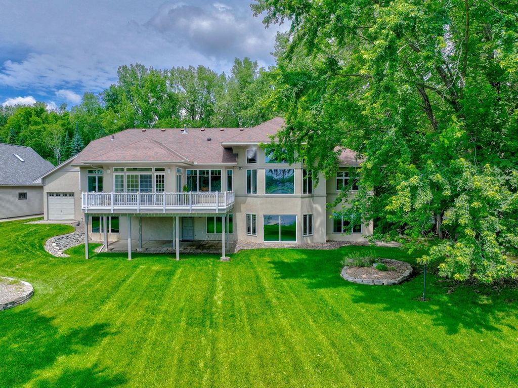 926 N Kohlman Lane, Maplewood, MN 55109