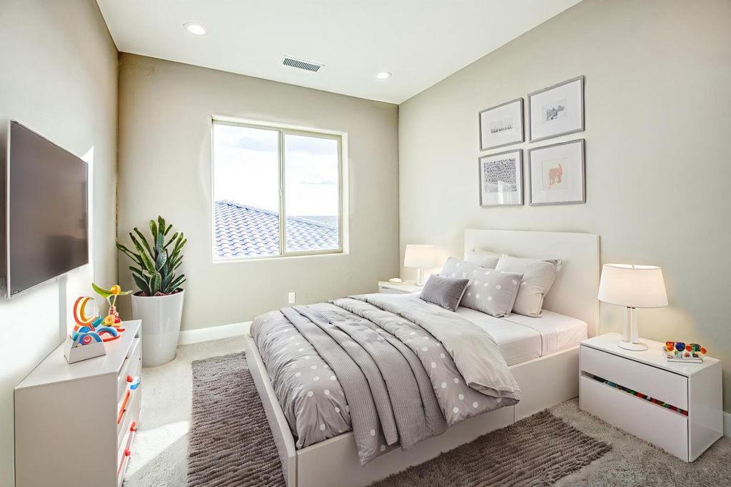 Image 12 of property listing at 4338 Monarch Place, Madera, CA 93636