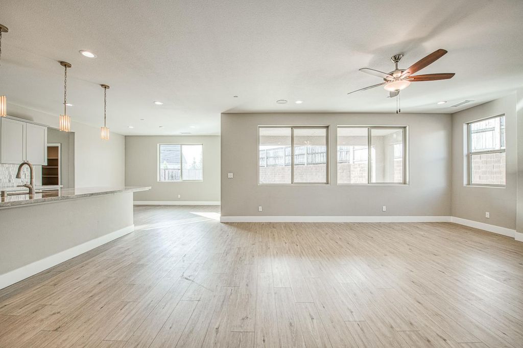 Image 17 of property listing at 4338 Monarch Place, Madera, CA 93636