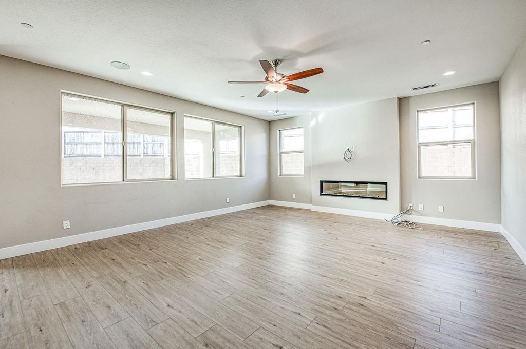 Image 18 of property listing at 4338 Monarch Place, Madera, CA 93636