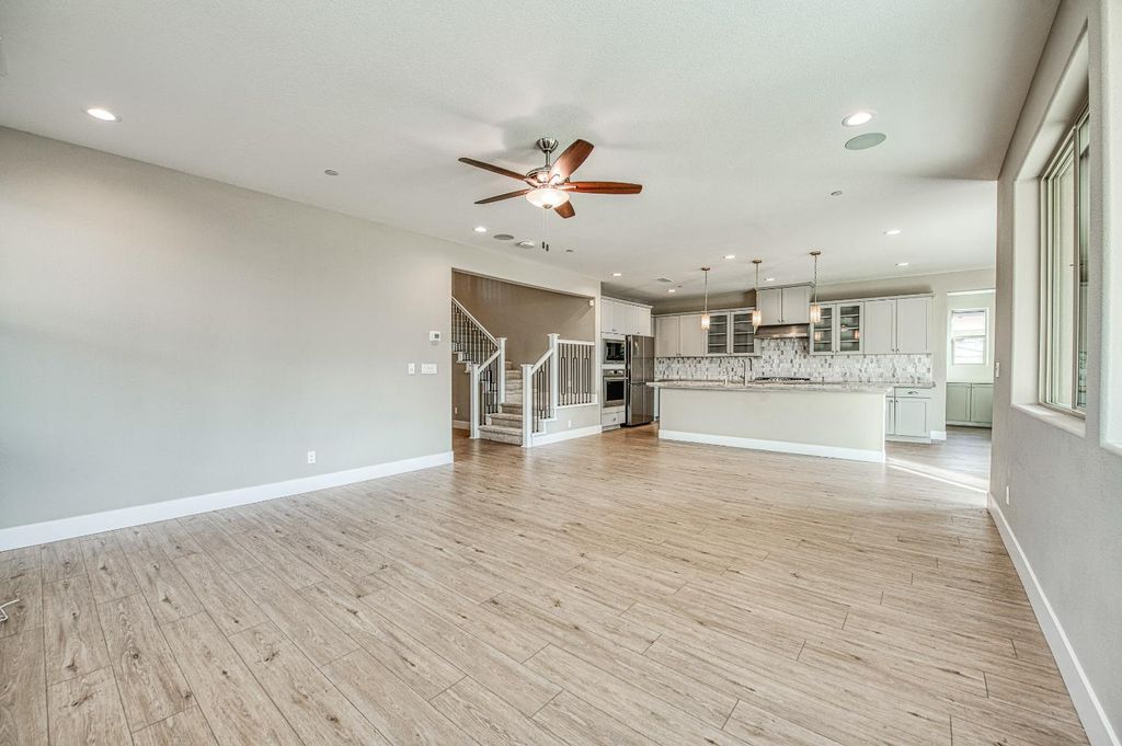 Image 20 of property listing at 4338 Monarch Place, Madera, CA 93636