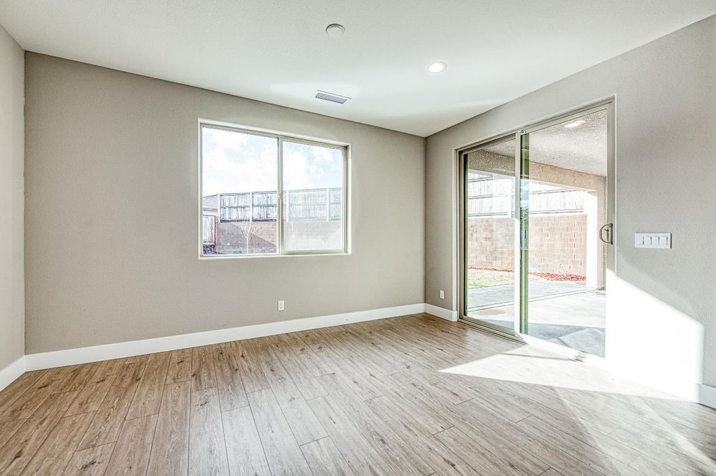 Image 27 of property listing at 4338 Monarch Place, Madera, CA 93636