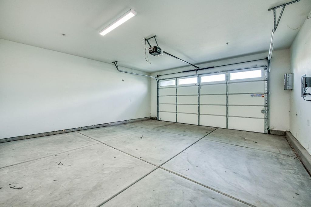 Image 34 of property listing at 4338 Monarch Place, Madera, CA 93636