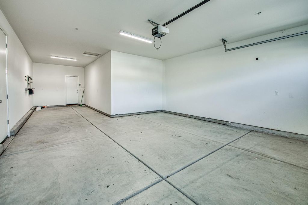 Image 35 of property listing at 4338 Monarch Place, Madera, CA 93636