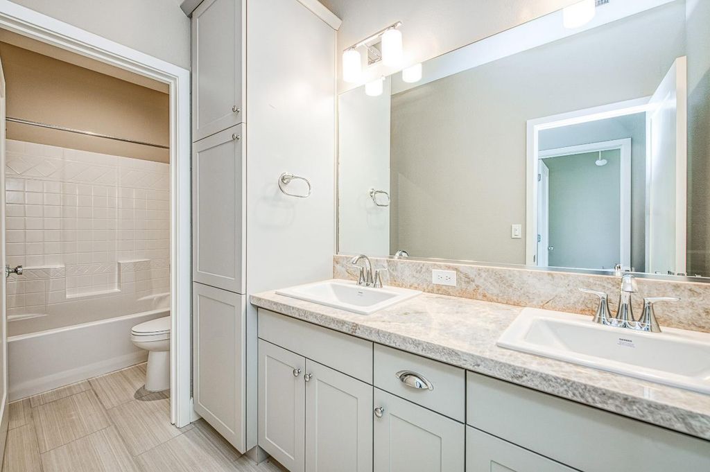 Image 39 of property listing at 4338 Monarch Place, Madera, CA 93636