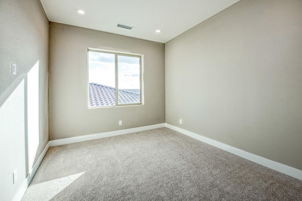 Image 40 of property listing at 4338 Monarch Place, Madera, CA 93636