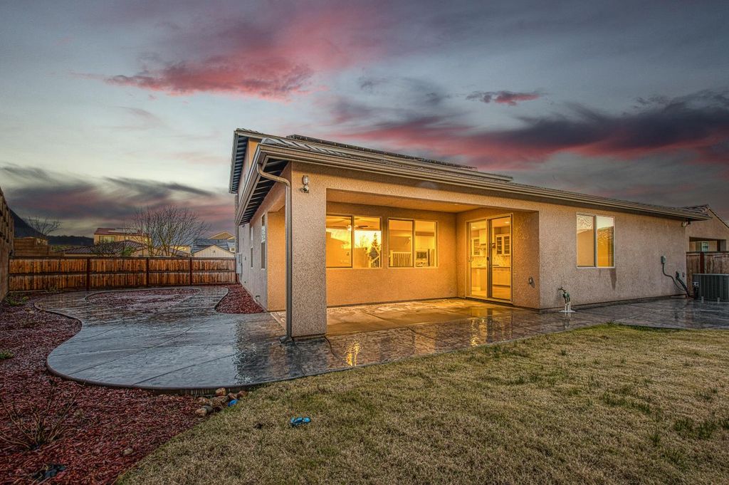 Image 5 of property listing at 4338 Monarch Place, Madera, CA 93636