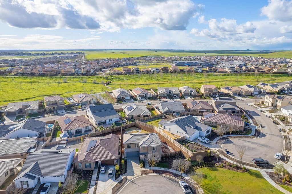 Image 61 of property listing at 4338 Monarch Place, Madera, CA 93636