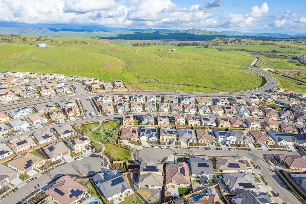 Image 65 of property listing at 4338 Monarch Place, Madera, CA 93636