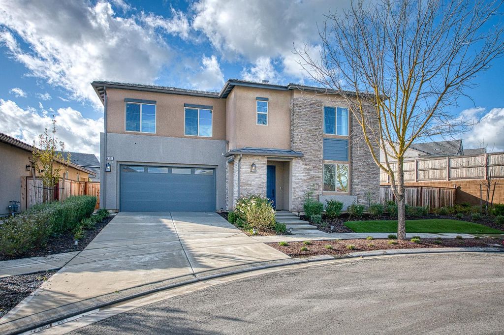 Image 67 of property listing at 4338 Monarch Place, Madera, CA 93636