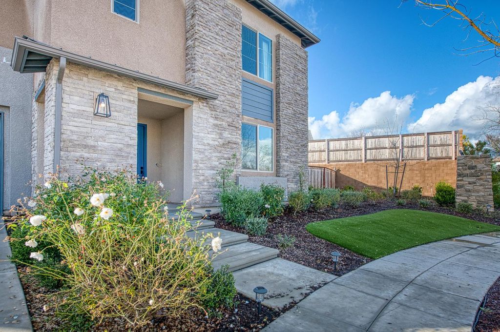 Image 71 of property listing at 4338 Monarch Place, Madera, CA 93636