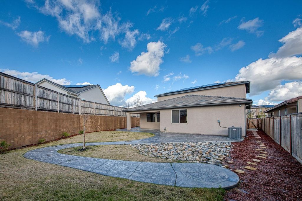 Image 72 of property listing at 4338 Monarch Place, Madera, CA 93636