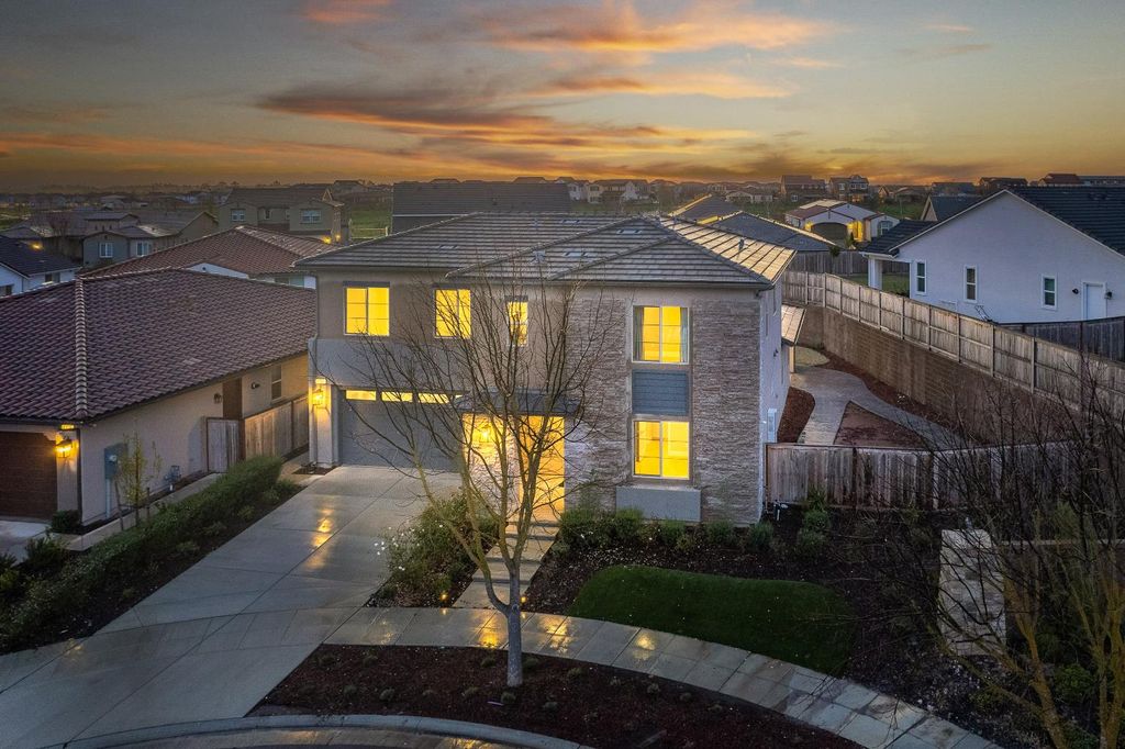 Image 74 of property listing at 4338 Monarch Place, Madera, CA 93636