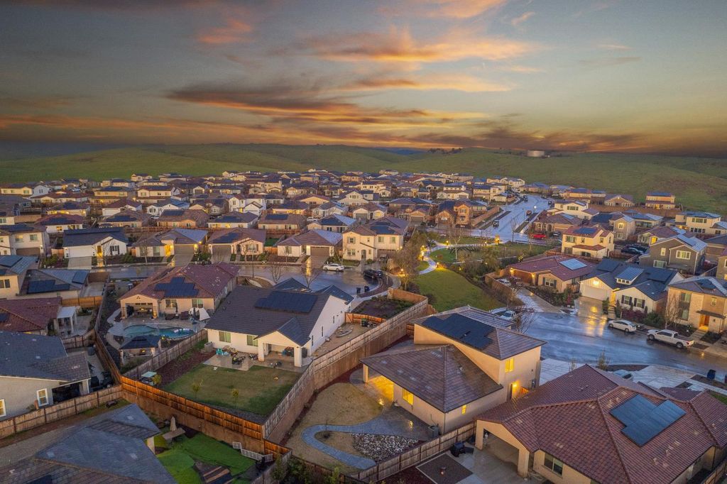 Image 77 of property listing at 4338 Monarch Place, Madera, CA 93636