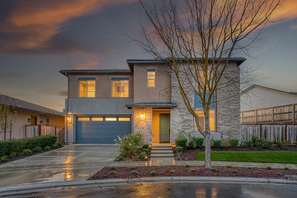 Image 8 of property listing at 4338 Monarch Place, Madera, CA 93636