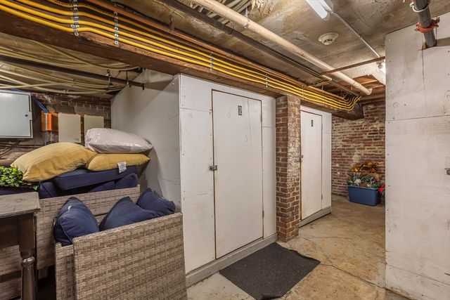 52 Cooper St. 2, Boston, MA 02113