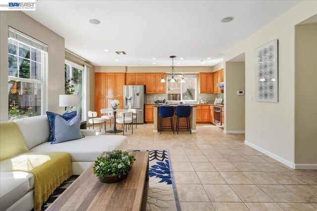 38393 Amaryllis Pl, Newark, CA 94560