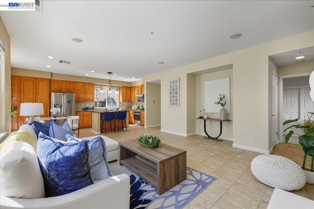 38393 Amaryllis Pl, Newark, CA 94560