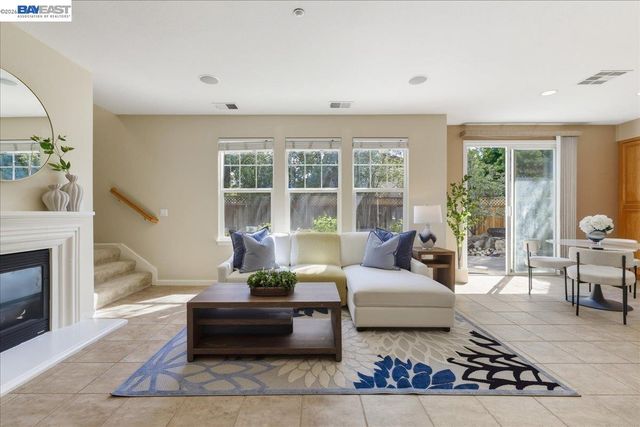 38393 Amaryllis Pl, Newark, CA 94560