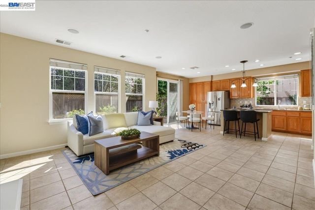 38393 Amaryllis Pl, Newark, CA 94560