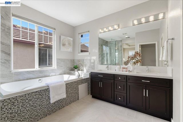 38393 Amaryllis Pl, Newark, CA 94560