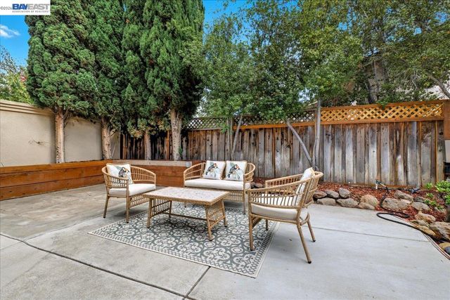 38393 Amaryllis Pl, Newark, CA 94560