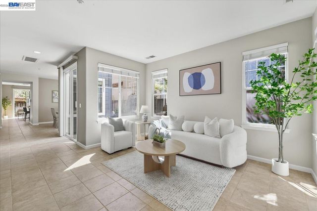 38393 Amaryllis Pl, Newark, CA 94560