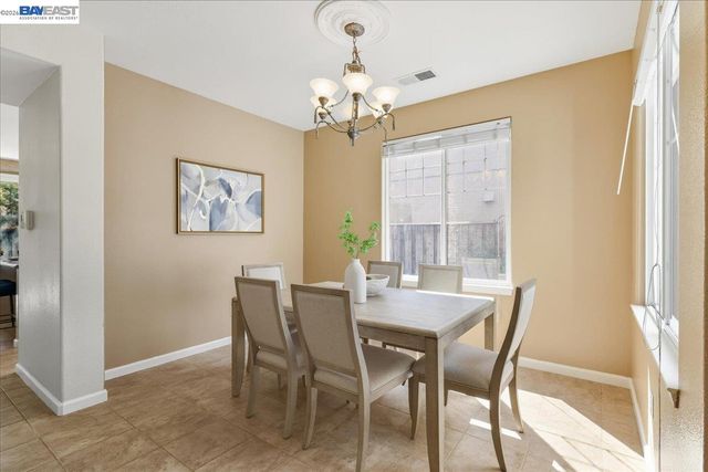 38393 Amaryllis Pl, Newark, CA 94560